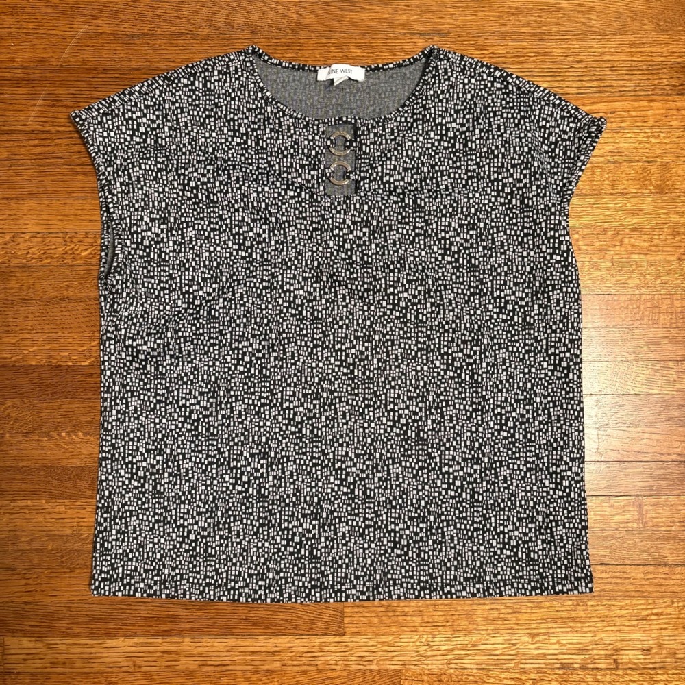 Nine West Womens Black White Abstract Print Short Sleeve Crew Neck Top Size L‎